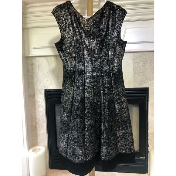 Signature by Robbie Bee Women’s Black and Gold Dress Size PL - Picture 3 of 7